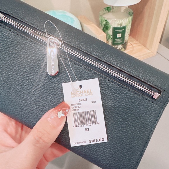Michael Kors Cassie Large Trifold Wallet/NWT - Picture 6 of 8
